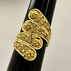 22K Gold Filigree Long Ring Size 7 Diamond Cut from Middle East