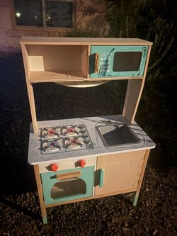 Kids Play Kitchen