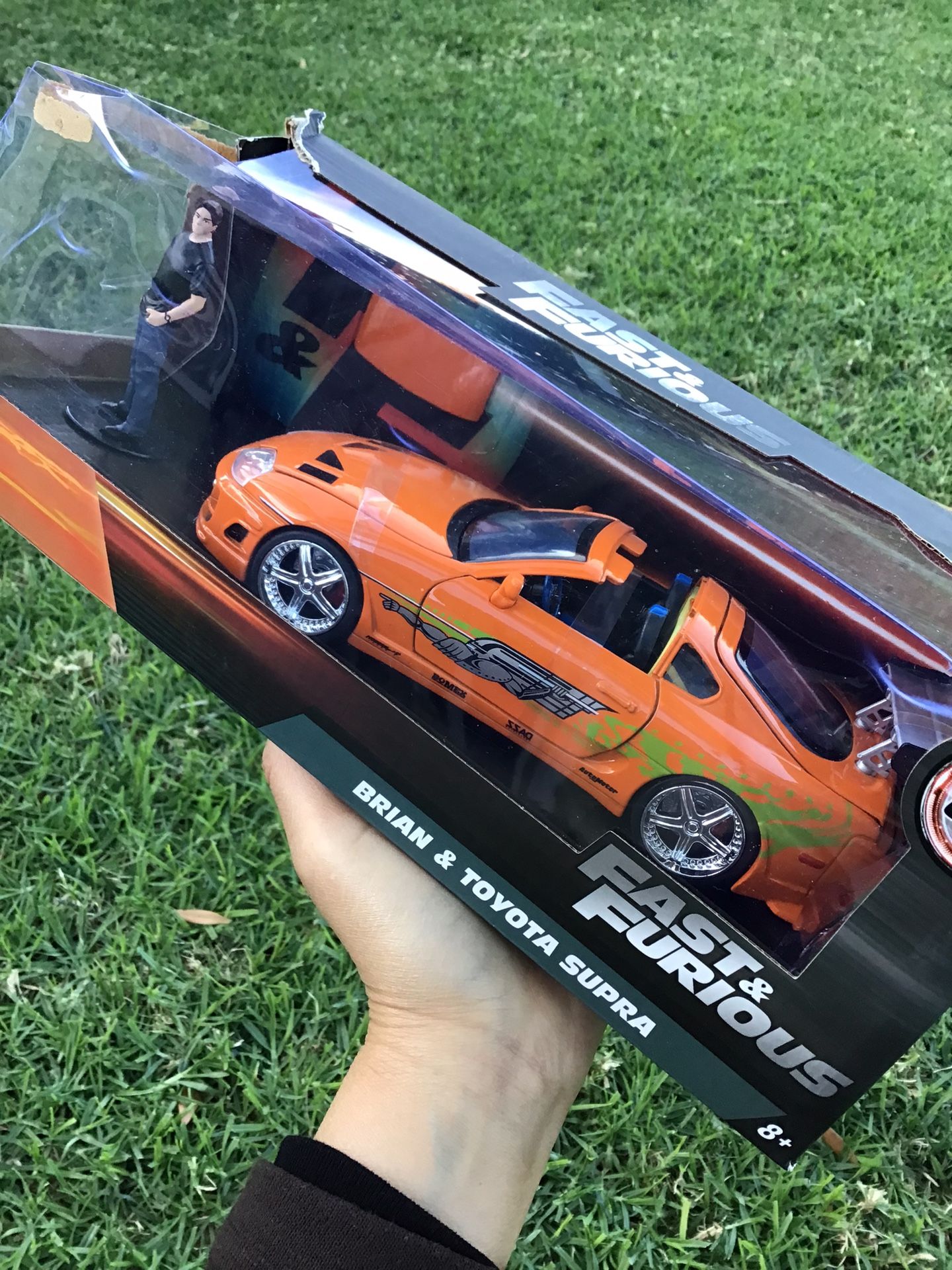 Orange Toyota Supra Diecast Model Toy Car Brian Figure Fast And The Furious Movie 1:24 Scale Collectibles Race Car Collection Dom Toretto 