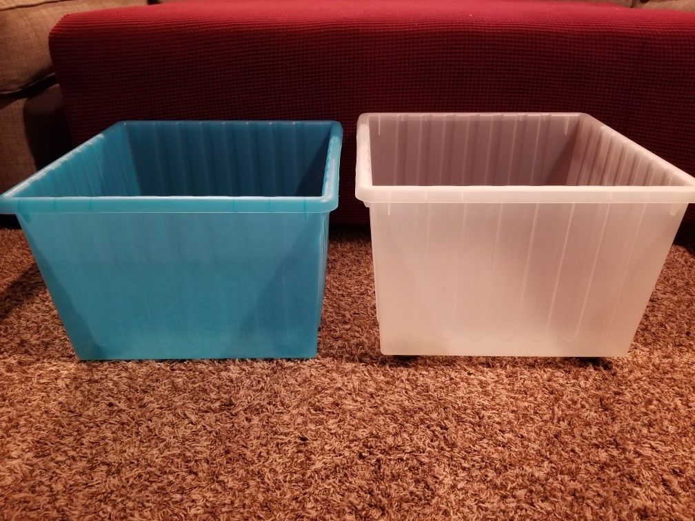 Storage containers