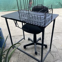 BEAUTIFUL DESK WITH CHAIR 