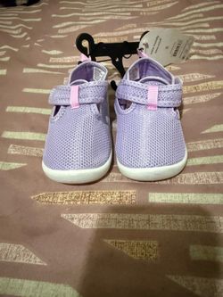Toddler girls size 5 water shoes