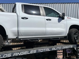 19-on Chevy Silverado Crew Cab Running Board