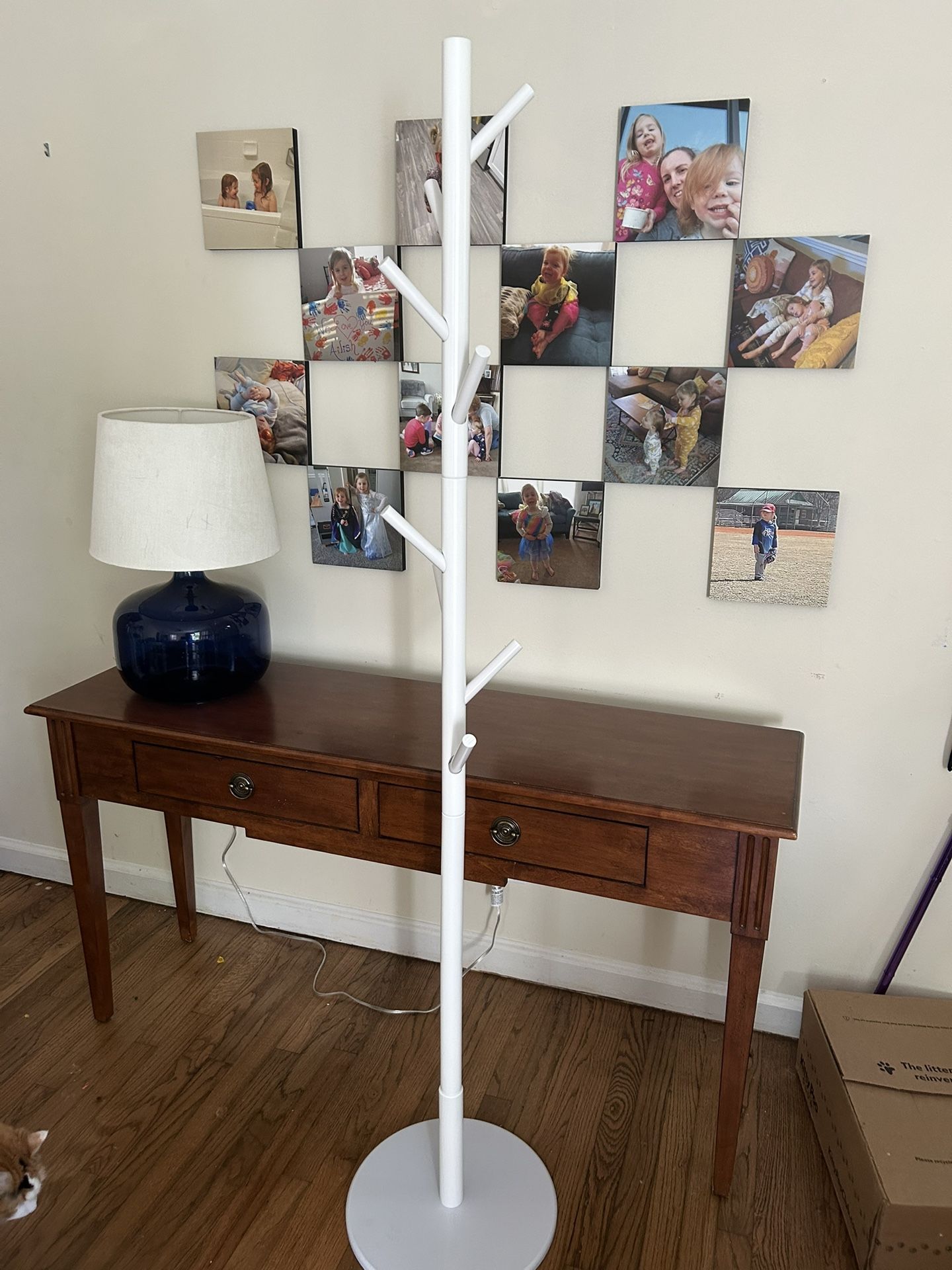 Modern White Coat Rack – Freestanding & Sturdy