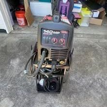 Lincoln Electric 120 -Volt 140 -Amp MIG flux-cored Wire Feed Welder