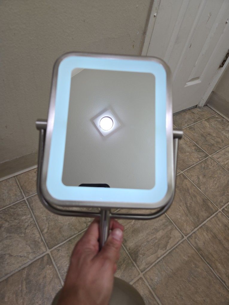 LED GLAMOROUS MIRROR