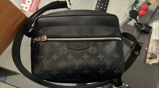 Louis Vuitton Messenger Bag