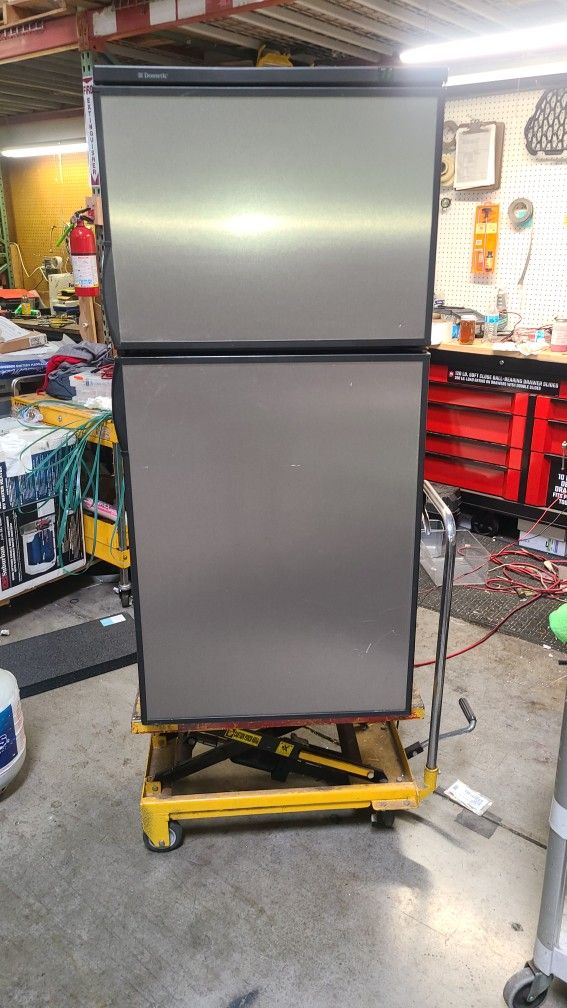 Dometic Rv Refrigerator Rm3762 Used