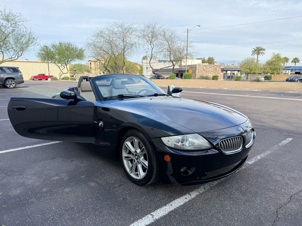 2005 BMW.Z4, LOW.MILES, CLEAN.AUTO-CHECK, GREAT ON GAS, COLD.AC.CONVERTIBLE, FINANCE AVAILABLE ๐