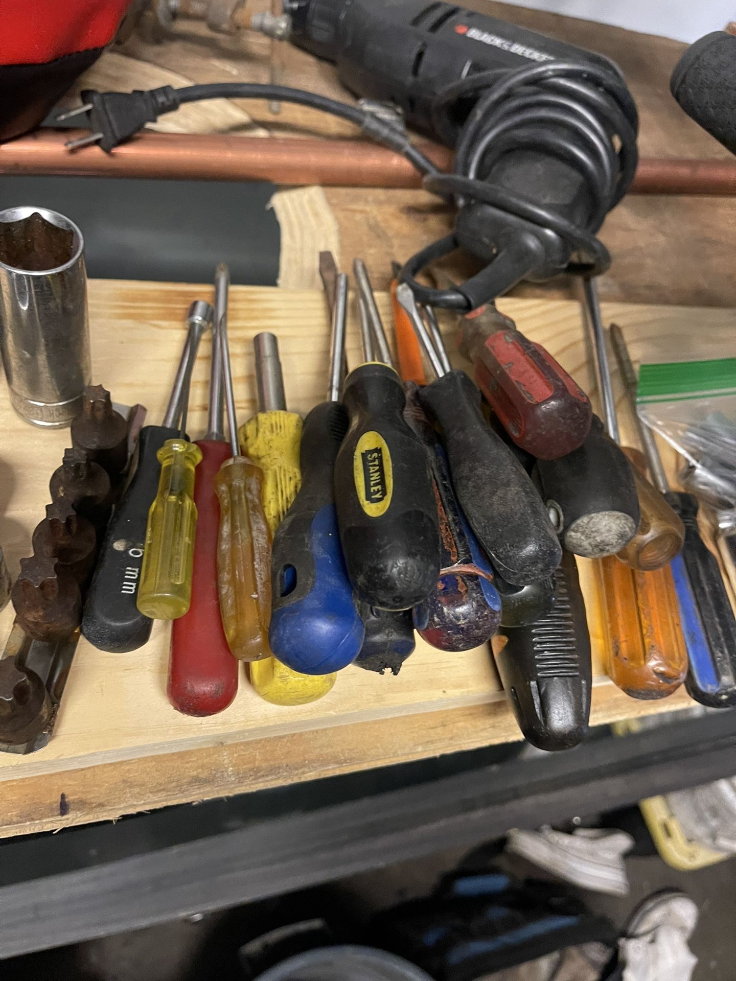 Screwdriver Set – Phillips & Flathead (Mixed Brands)