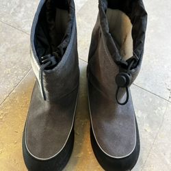 UGG Kirby Waterproof Boot Big Kid Size 5