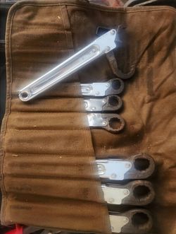VINTAGE MILITARY WRENCH SET