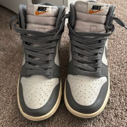 Nike Dunk High SE ‘Light Bone’