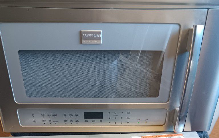 Fridgidaire Professional Over Range Microwave 