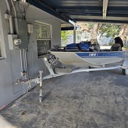 1995 Fischer hawk special Bass boat