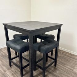 Square 4 person Counter Height Dining set