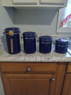 4  Piece  Set  Heavy Duty  Canister  Jars  with  Easy  Open  Air  Tight  Clamp  Top  Lids
