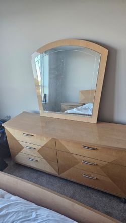 Wood Dresser with Mirror 6-Drawer