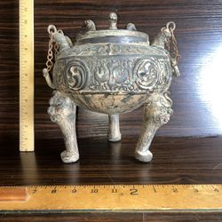 Chinese Archaic Style Bronze Vessel