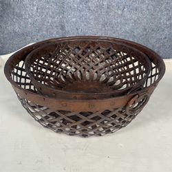 Two Wrought Iron Farmhouse Woven Metal Baskets Rustic Shabby Chic Fruit Bowl India
