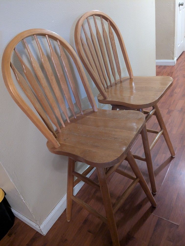 High Wood Chairs ( Bar Stools With Swivel)