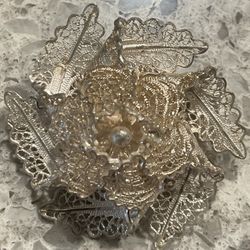 Sterling Silver Floral Filigree 1” Brooch 