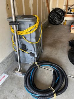 Machine To Clean Carpets! Great Condition!