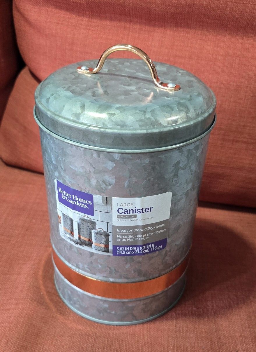 NEW Large Canister Container Galvanized Steel for Storing Dry Goods 11 Cups 5.82" Dia x 9.21" H
Pick up in San Jose 95121 area