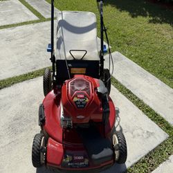 Toro 22” Recycler Self-Propelled Gas Lawn Mower w/ SmartStow – Light Use, Great Deal!