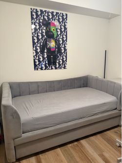 Daybed with 2 twin mattresses
