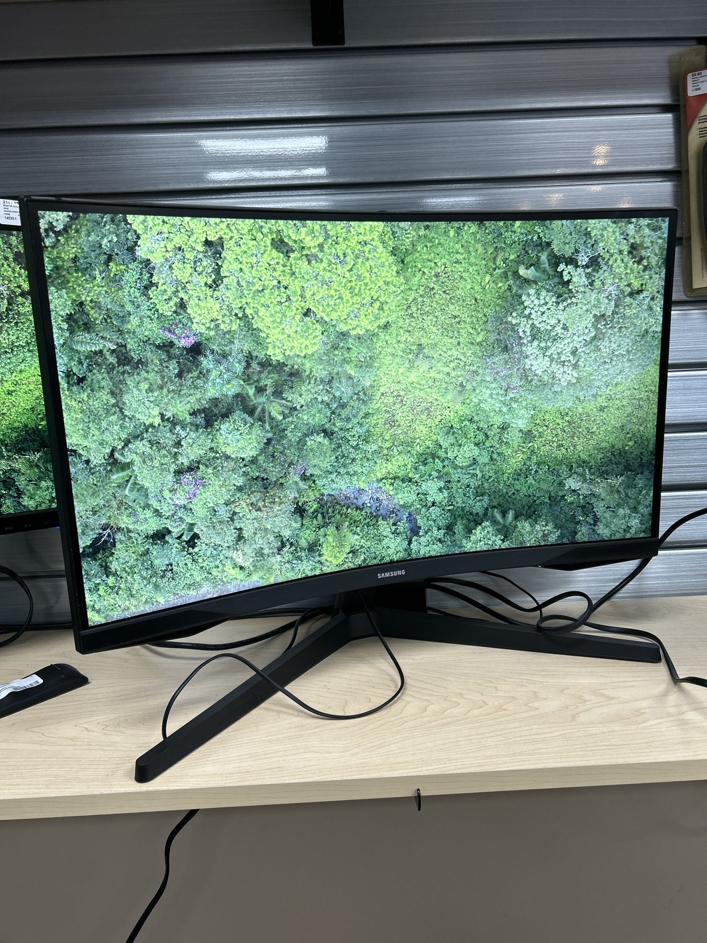 Samsung 27” Gaming / Curve Monitor