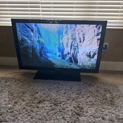 Samsong TV 43 inch with remote and cromecast