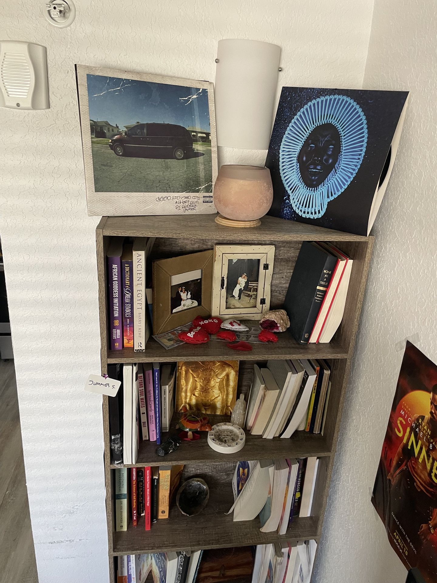 Modern 6-Tier Bookshelf – Gray Finish (Amazon)