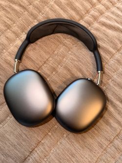 AirPods Max first gen