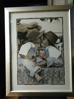 Picture of little boy and girl.