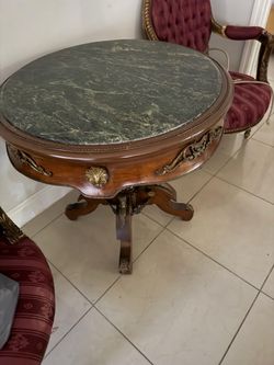 Elegant French Louis XVI-Style Round Marble Top Accent Table