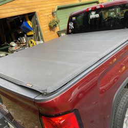 Tonneau Cover For Chevy Or GMC Pickup With A 6 Foot Bed