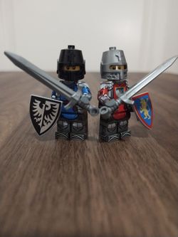 Lego Castle Black Falcon Knight and Lion Knight