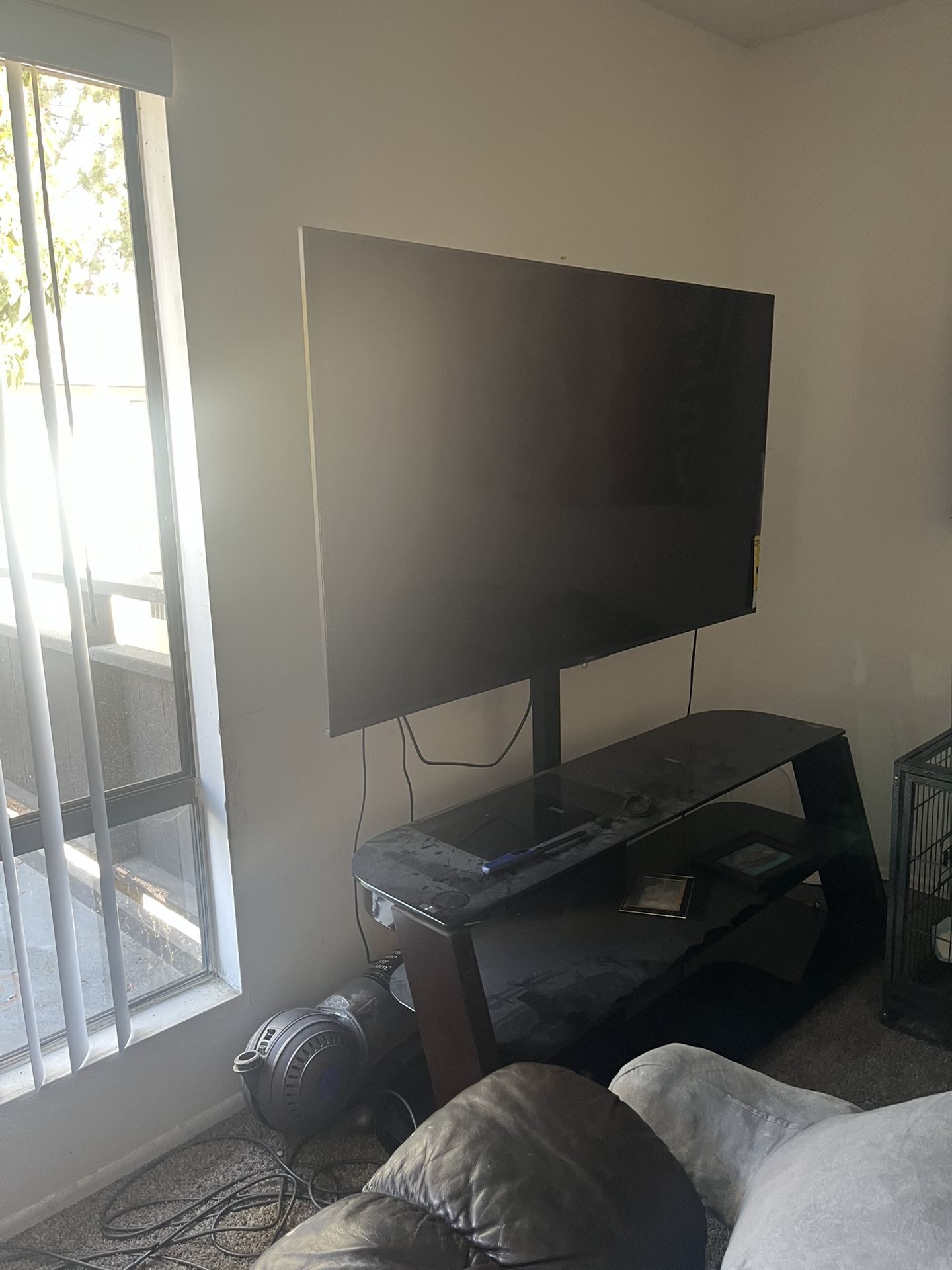 65 Inch Flatscreen Tv