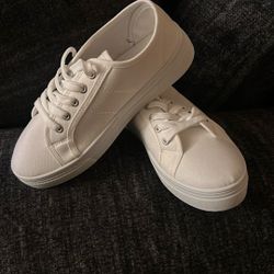 Casual Tennis Shoes