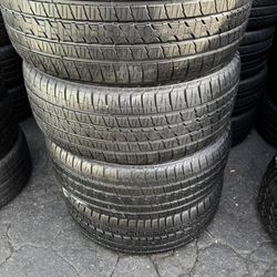 Tengo un Set de llantas en muy buenas condiciones, marca BRIDGESTONE P 285/45R22 instaladas y balanceadas por el mismo precio $300
