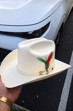 Sombrero 10,000x