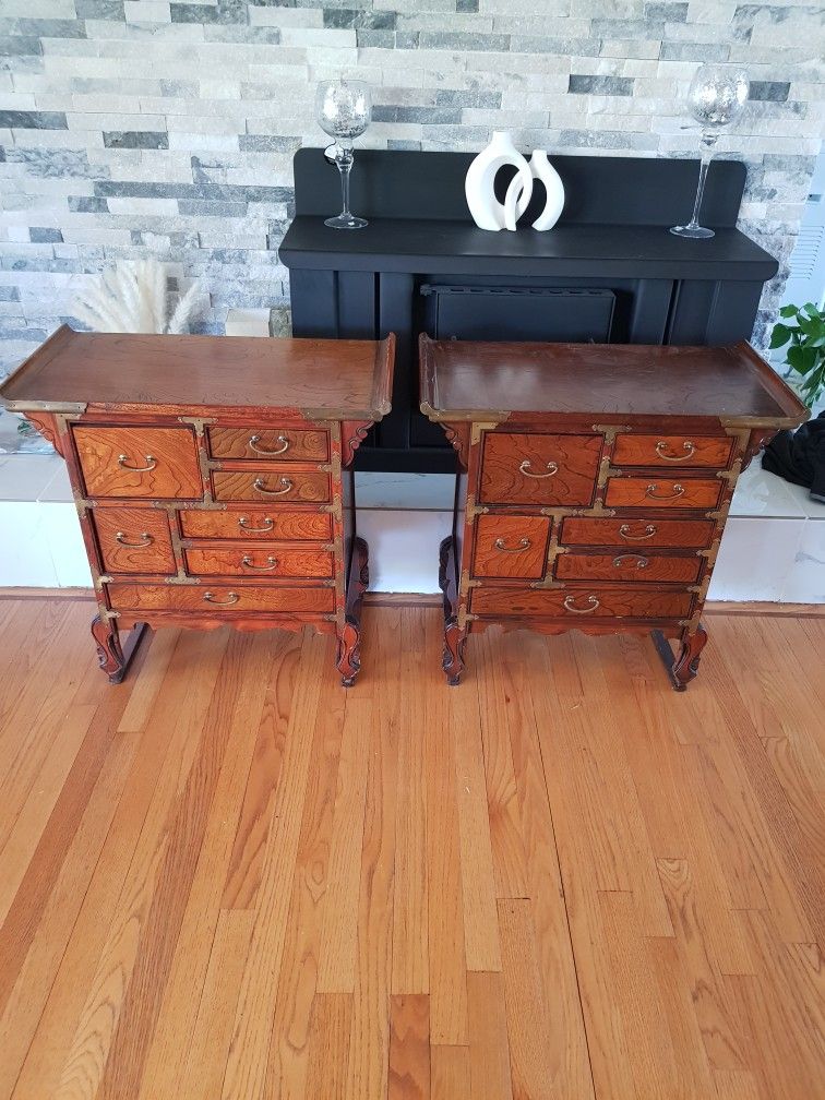 antique 2 nightstands