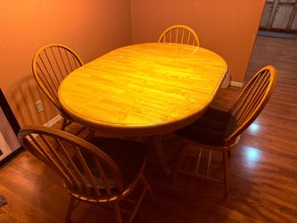 ALL FREE  Old Kitchen Table set with 4 chairs