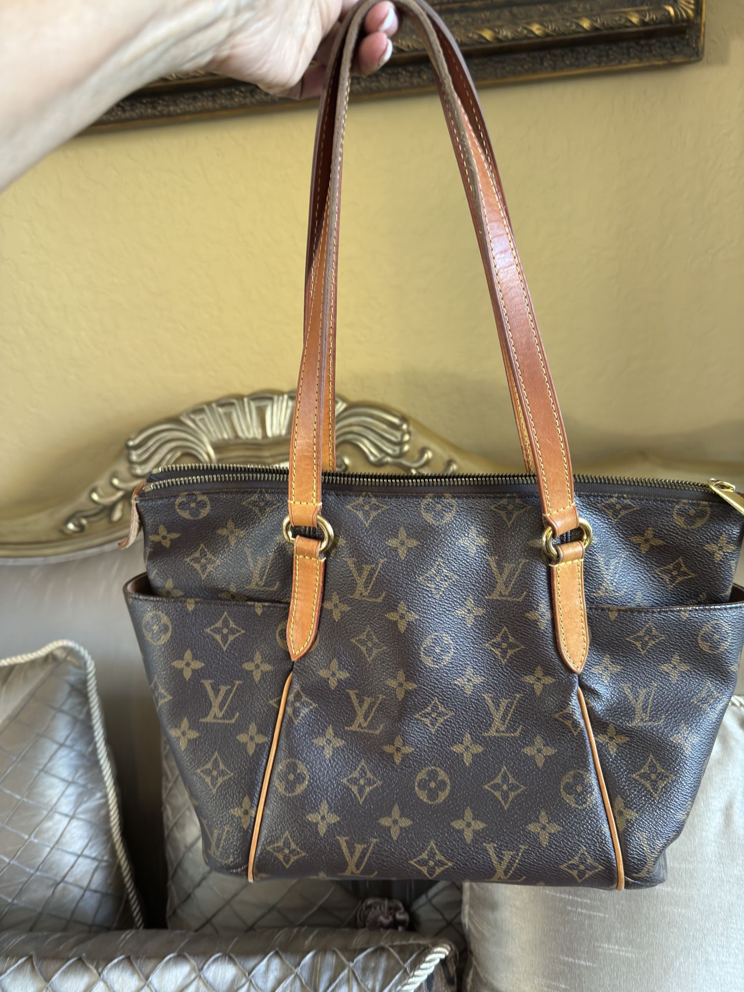 Authentic Totally MM Louis Vuitton Bag