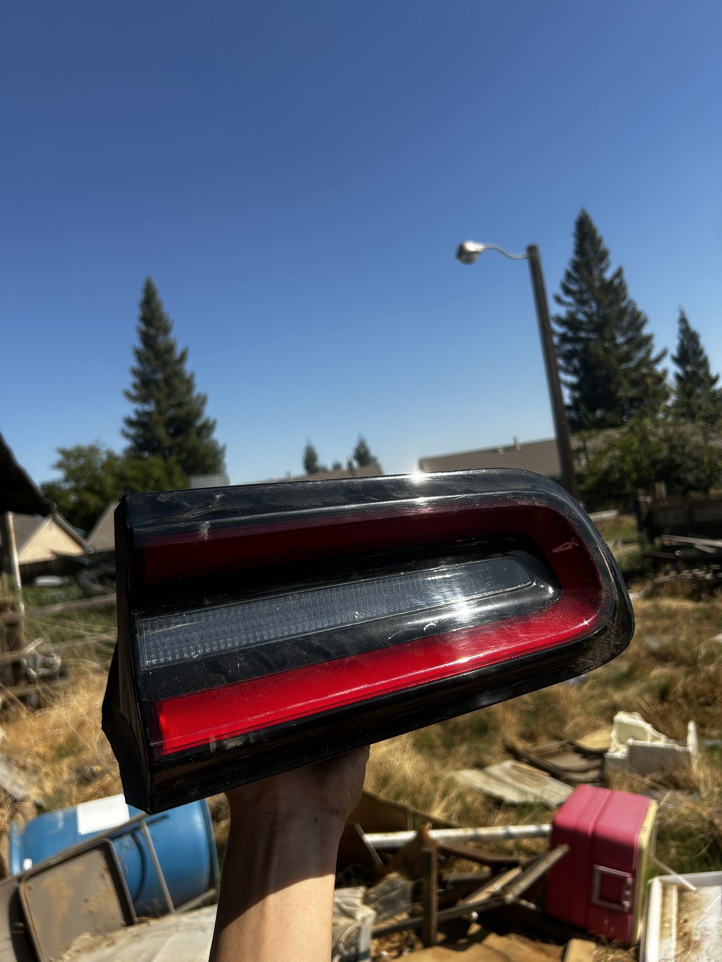 2015 - 2023 DODGE CHALLENGER REAR CENTER LED TAILLIGHT LAMP LIGHT OEM