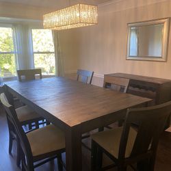 3 Piece Dinning Room Set With Wine Hutch