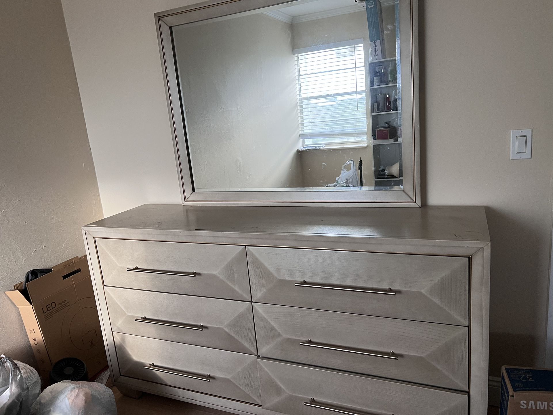 Cambrian Court White Dresser And Mirror