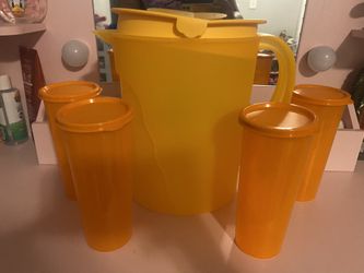 Tupperwarw pitchers