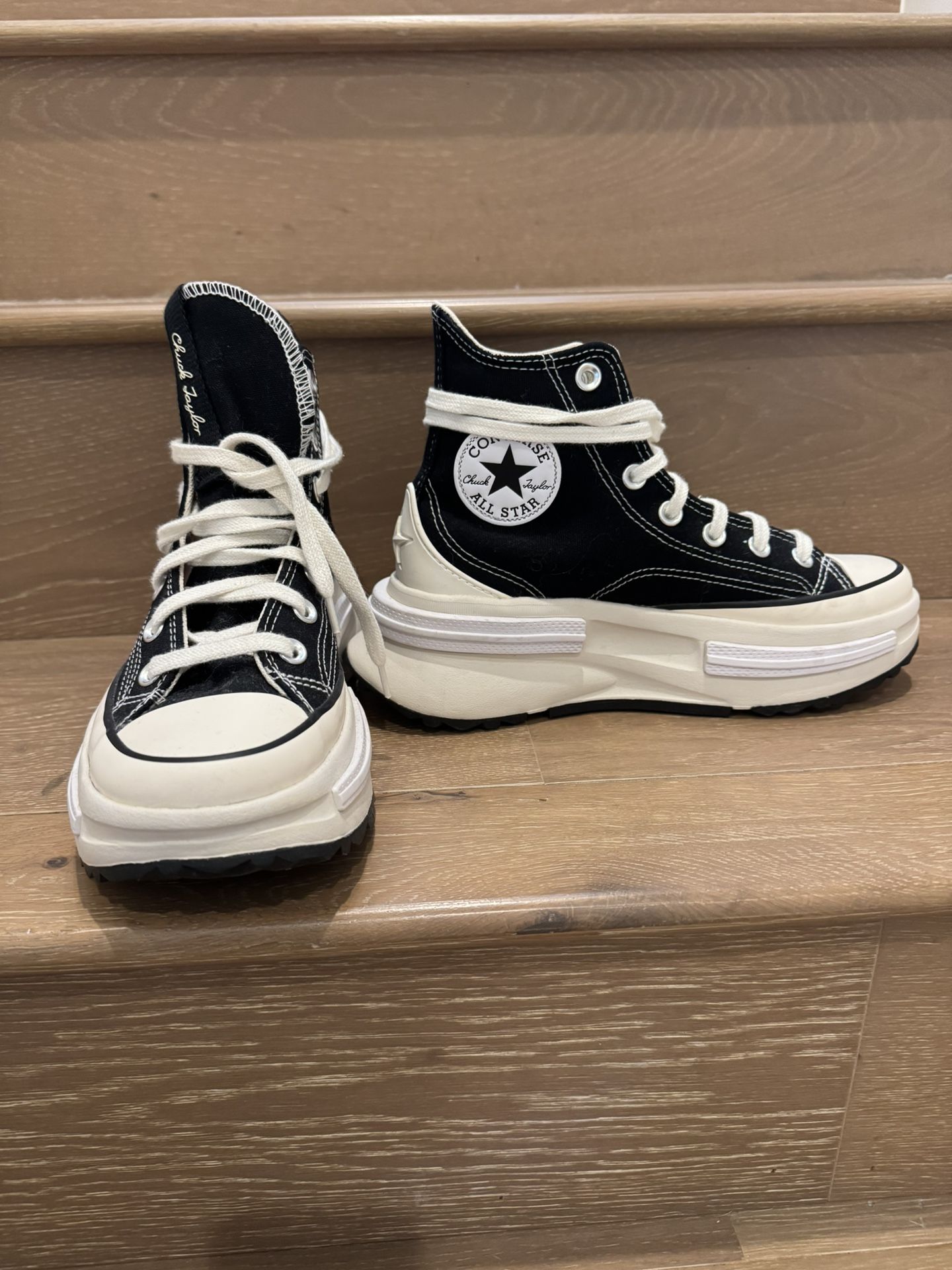 Like New Converse Chuck Taylor All-Star Platform